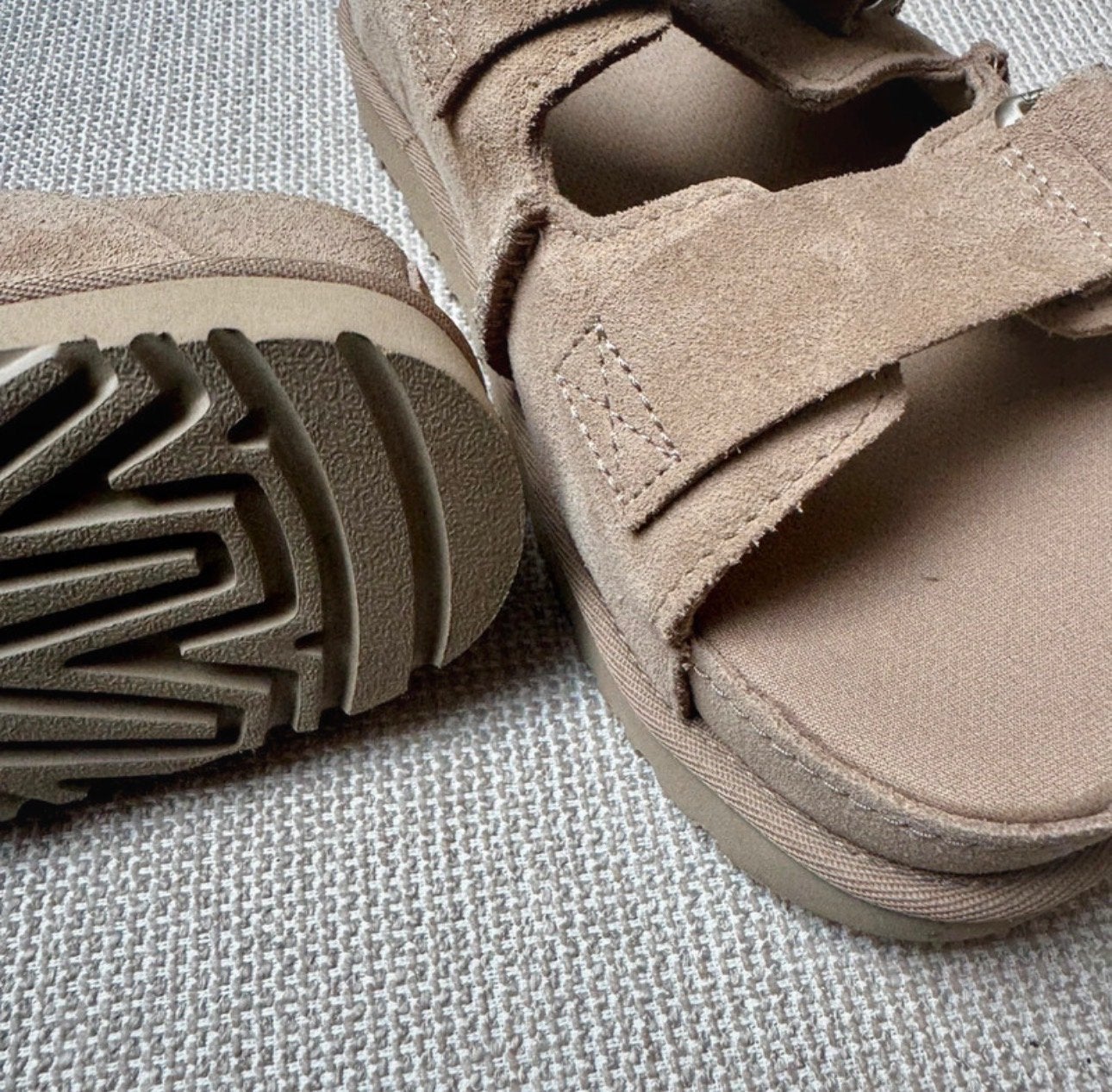 Ugg sandalen maat 39, Kleding | Dames, Schoenen, Ophalen of Verzenden, Gedragen, Bruin, Sandalen of Muiltjes
