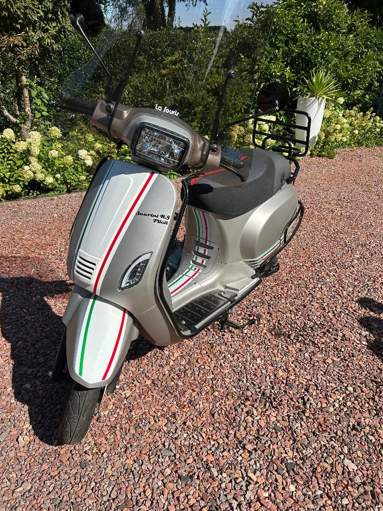 La Souris Sourini RS Piloti scooter met blauw kenteken, Overige modellen, Maximaal 45 km/u, Ophalen of Verzenden, Zo goed als nieuw