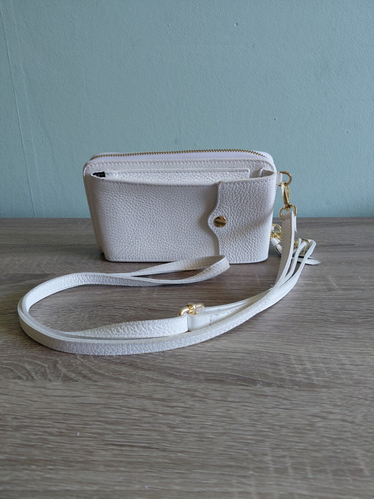 Wit echt leren tasje / telefoontasje van Toet.l, Sieraden, Tassen en Uiterlijk, Tassen | Damestassen, Ophalen of Verzenden, Zo goed als nieuw