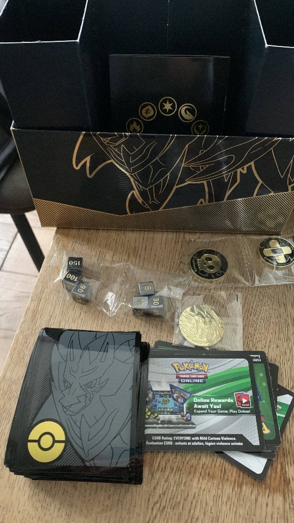 Pokemon Zacian en Zamazenta box (zonder kaarten), Ophalen of Verzenden, Zo goed als nieuw, Boosterbox