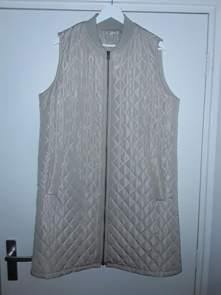 NUKUS Beige Lange Bodywarmer Maat L (NIEUW), Beige, Maat 42/44 (L), Nieuw, Ophalen of Verzenden
