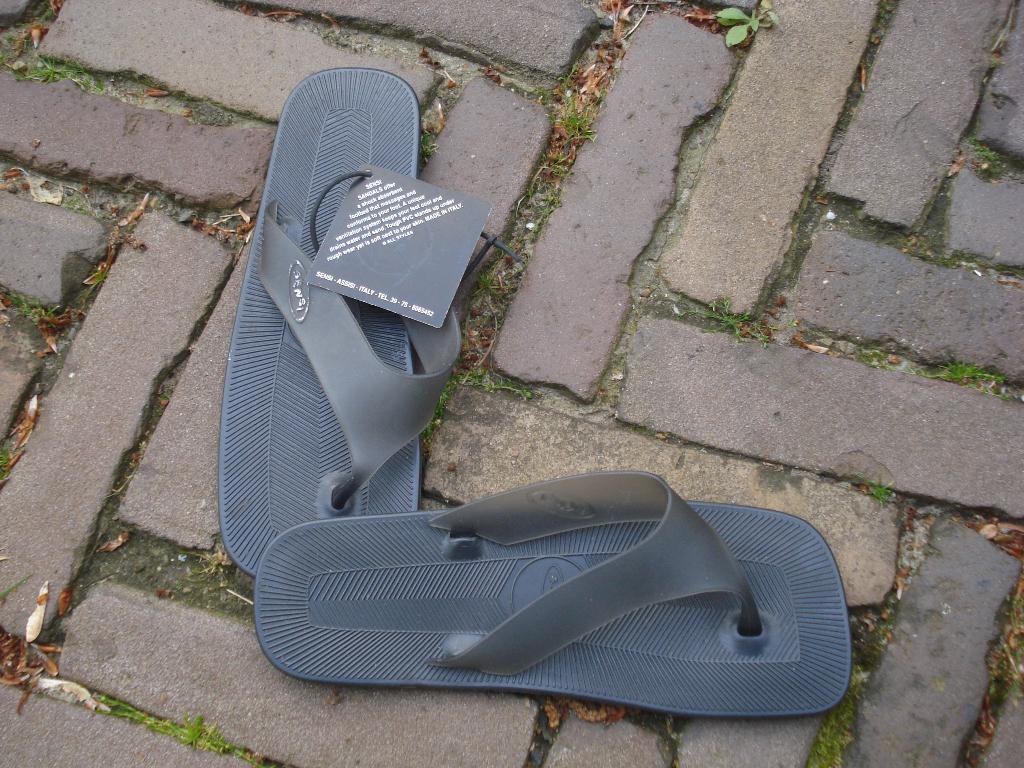 SENSI TEENSLiPPERS ZWART 37 NIEUW NU GRATIS VERZENDING POST, Slippers, Verzenden, Zwart, Nieuw
