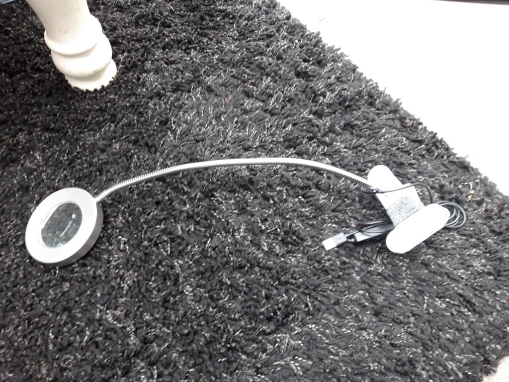 Vergroot glas plus licht in, Hobby en Vrije tijd, Vergrootglazen, Loepen en Loeplampen, Ophalen of Verzenden, Vergrootglas of Loep