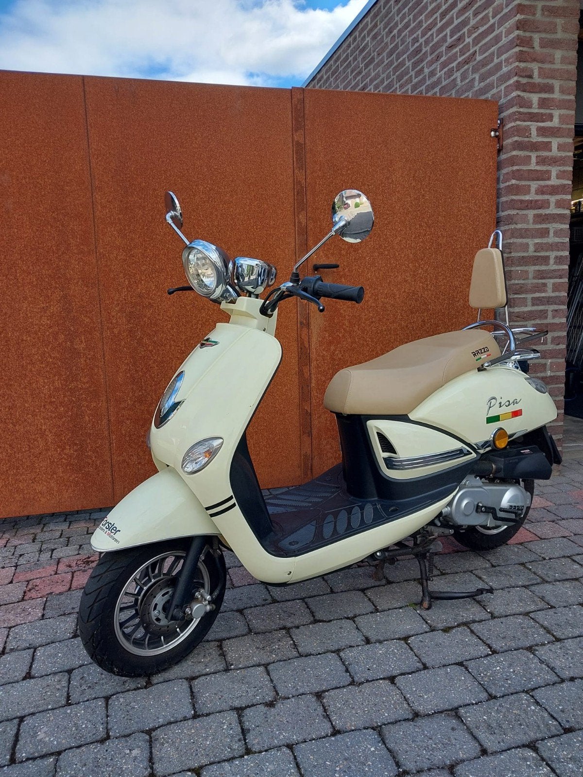 Razzo Pisa Scooter - Zo goed als nieuw, lage kilometerstand, Ophalen, Zo goed als nieuw, Benzine, Overige merken
