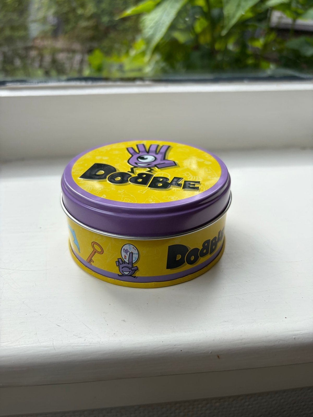 Dobble: Het Snelle Observatiespel in Handig Blik, Een of twee spelers, Ophalen of Verzenden, Gebruikt