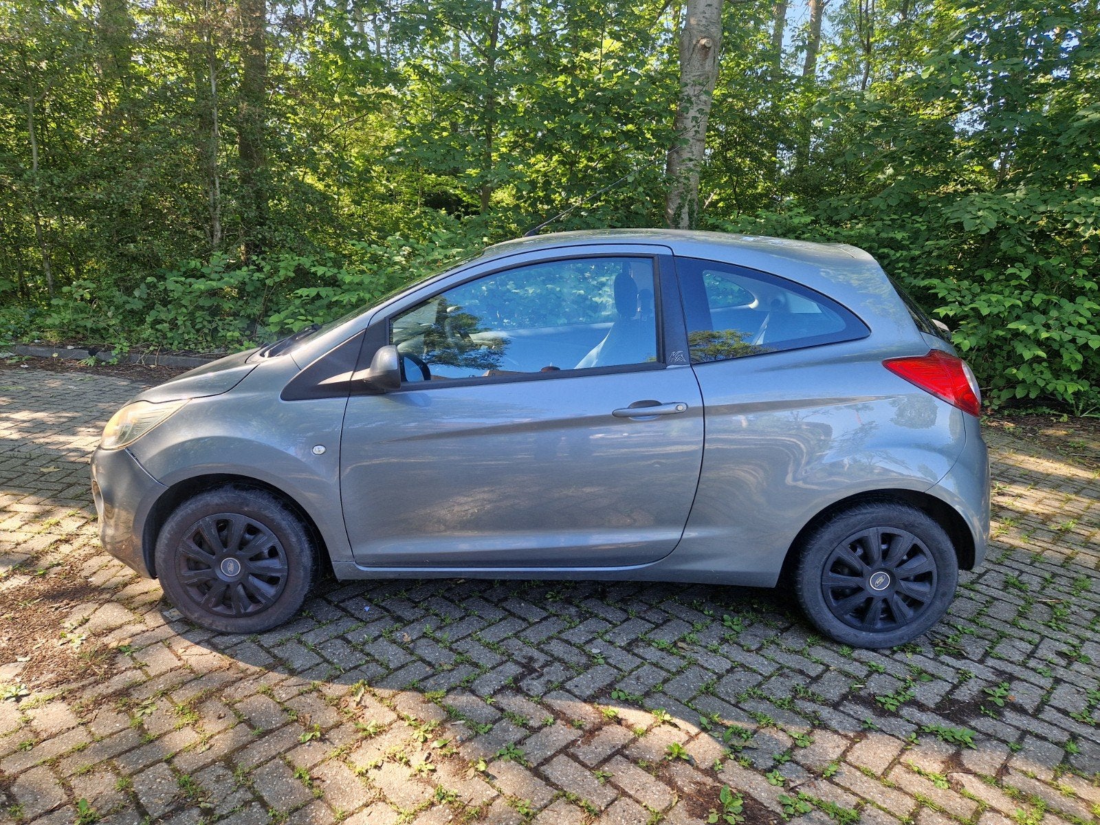Ford Ka 1.2 51KW 2010 Grijs nieuwe APK !!  161345 km, Auto's, Ford, Voorwielaandrijving, 1242 cc, 4 cilinders, 4 stoelen