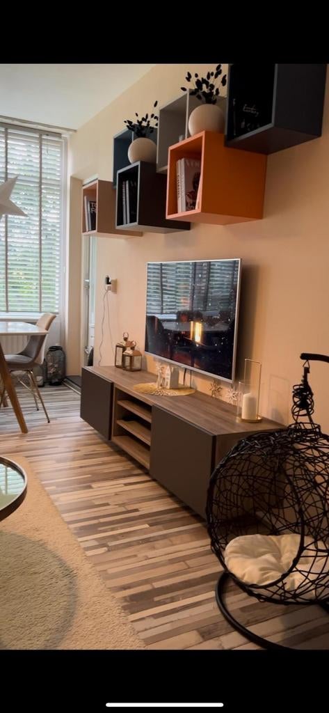 IKEA TV meubel - Modern en functioneel, Ophalen, 100 tot 150 cm, Zo goed als nieuw, Minder dan 100 cm