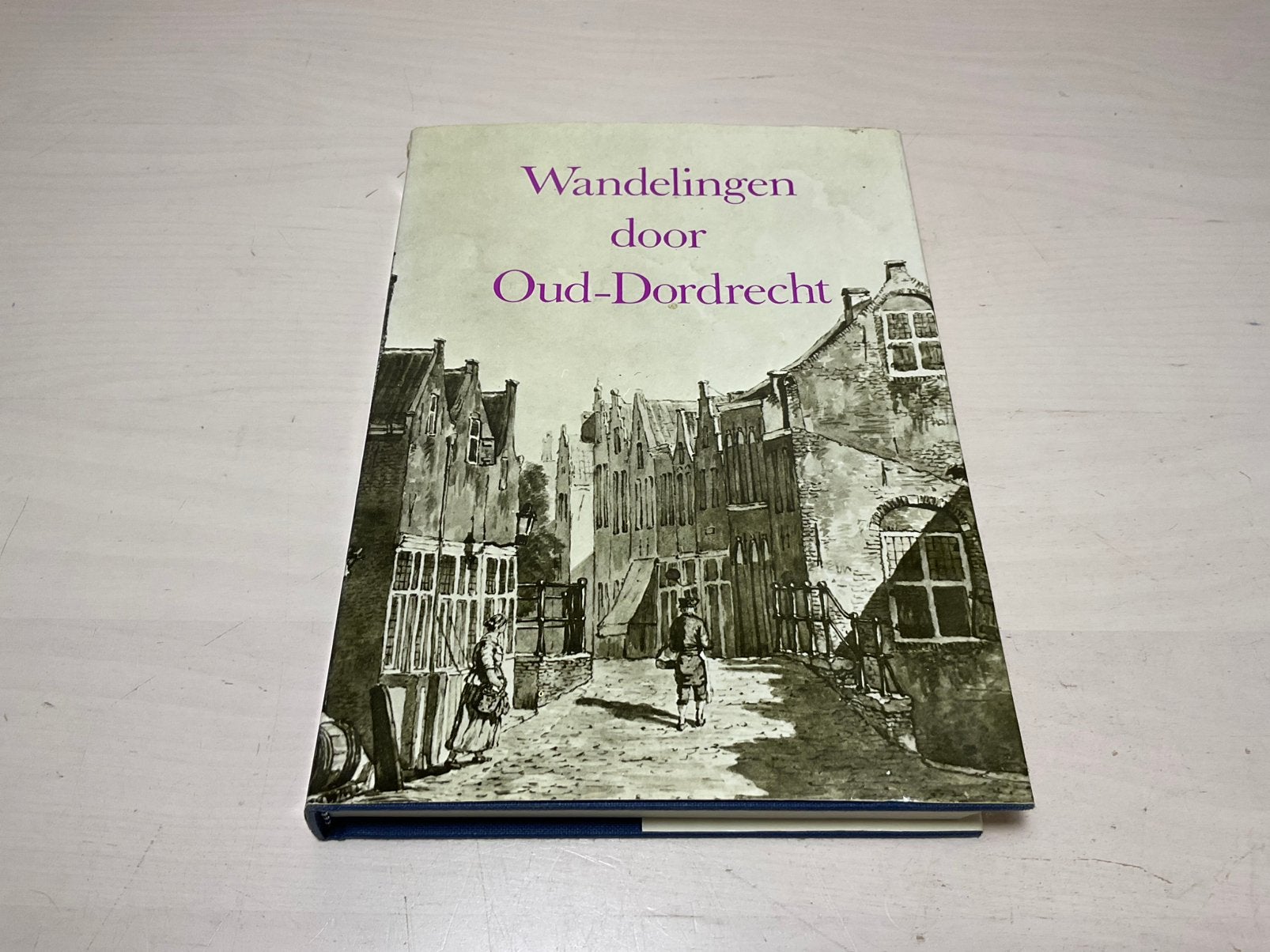 Wandelingen door Oud-Dordrecht Deel 2 Lips, C.J.P., Ophalen of Verzenden, Gelezen