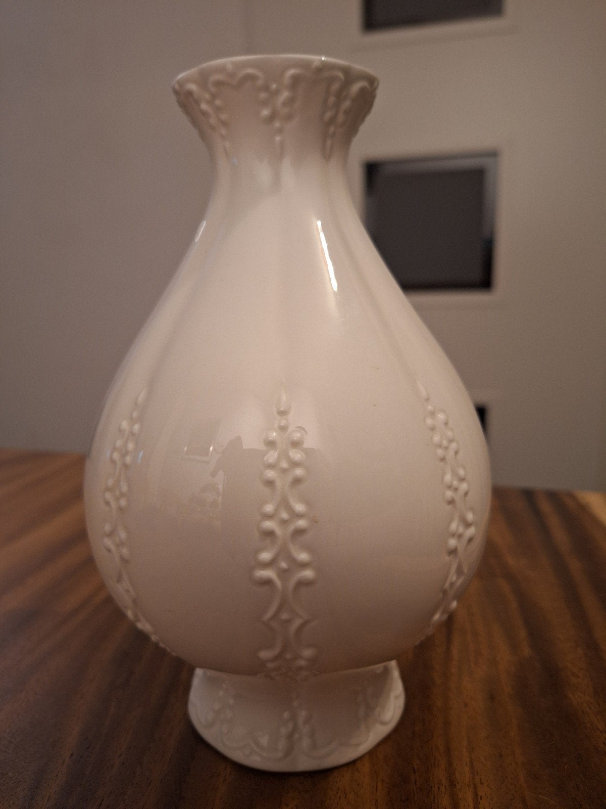Prachtige witte porseleinen vaas - Royal Dux Bohemen, Ophalen of Verzenden