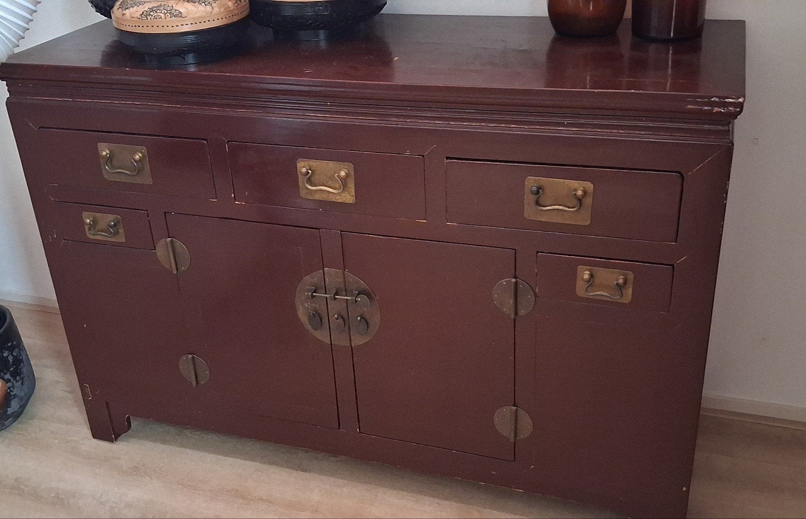 Chinees dressoir met lichte gebruikssporen, 90x135x49 cm, Huis en Inrichting, Kasten | Dressoirs, Ophalen, Gebruikt, 100 tot 150 cm
