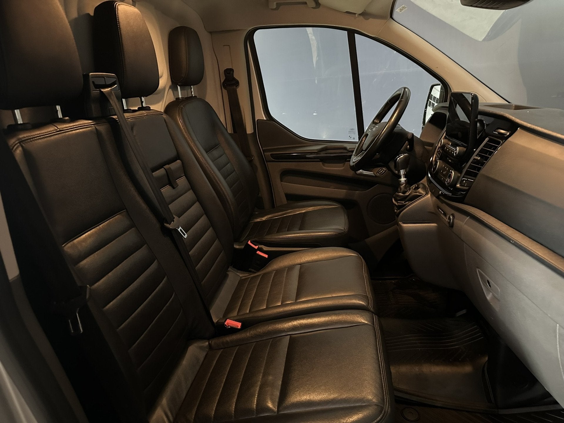 Ford Transit Custom 2.0 TDCI 170pk L1H1 Euro6 Airco | Camera, Voorwielaandrijving, 15 km/l, 4 cilinders, 2500 kg