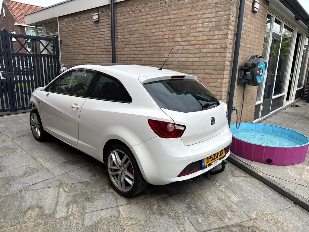 Seat Ibiza 2.0 TDI FR boganegra 105KW 2011 in onderdelen Wit, Auto diversen, Schadeauto's, Ophalen, Wit, 1968 cc, Hatchback