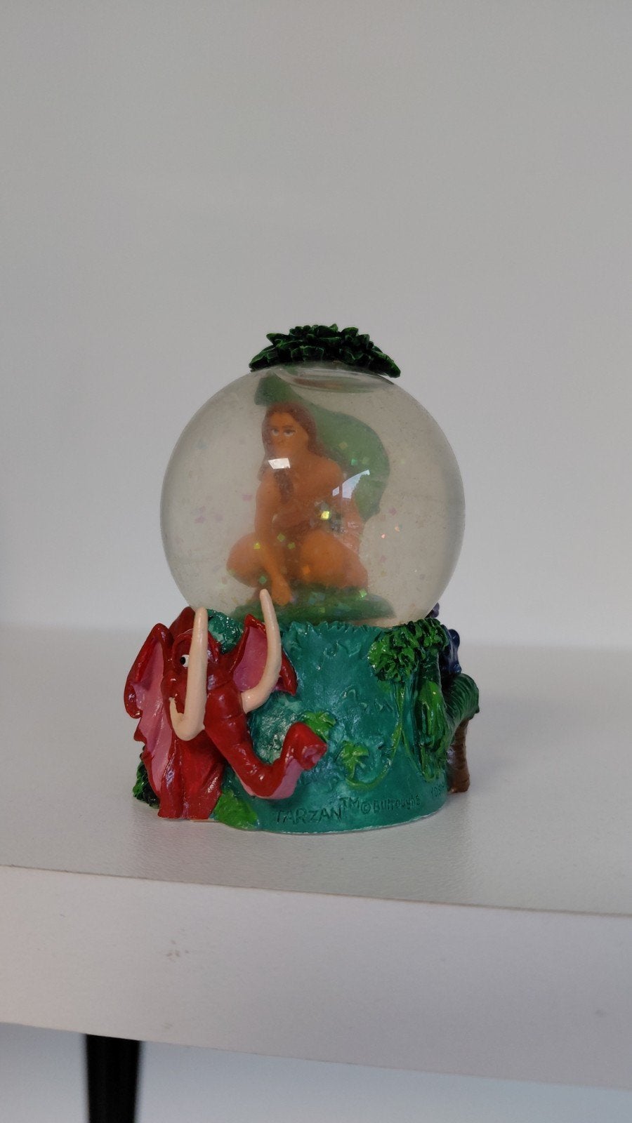 Tarzan Disney Snowglobe, Verzamelen, Ophalen of Verzenden, Zo goed als nieuw, Beeldje of Figuurtje