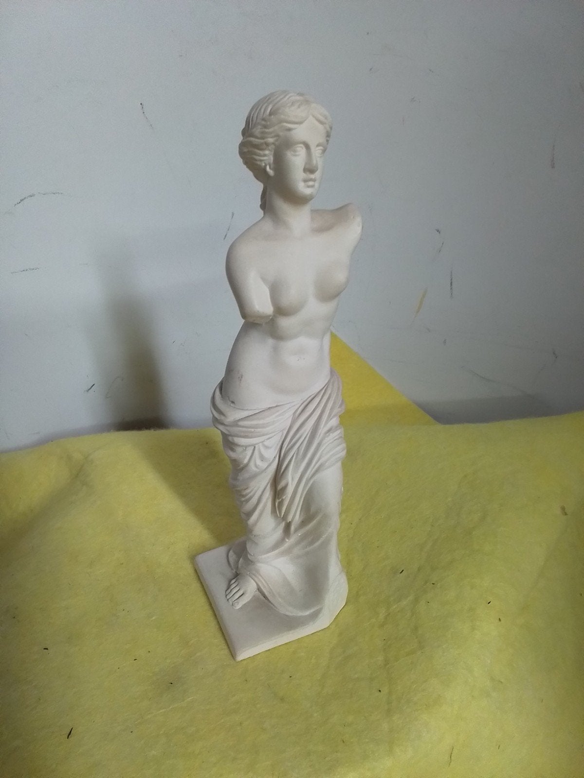 10094) mooi beeldje  Aphrodite Venus  hoog 18cm, Ophalen of Verzenden