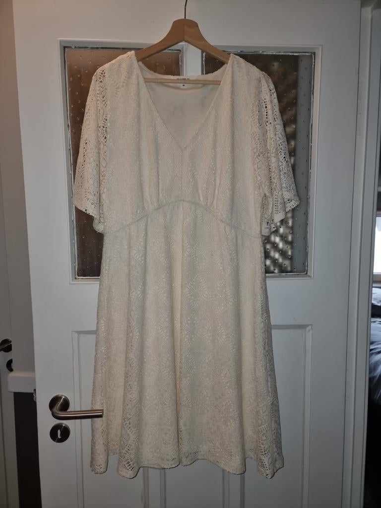 FSTVL Kanten Jurk Crème Maat 42, Beige, Maat 42/44 (L), Ophalen of Verzenden, Knielengte