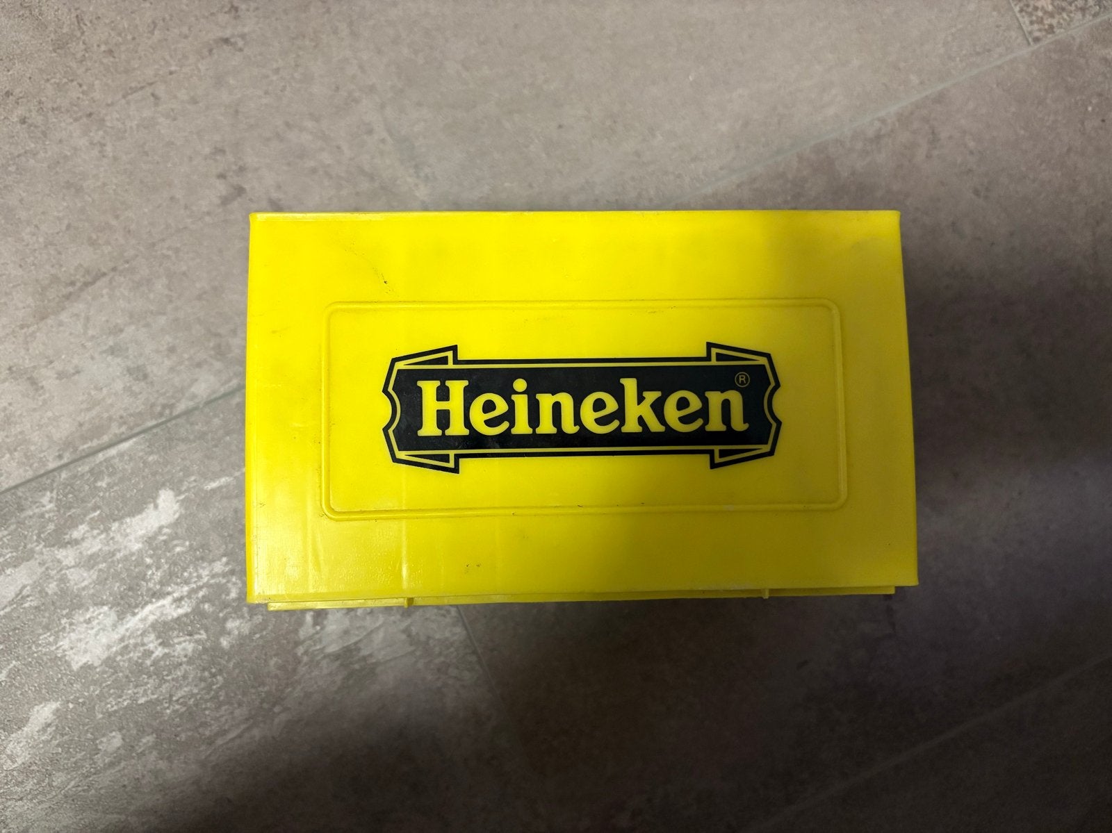 Heineken bierkratje geel, Ophalen of Verzenden, Gebruikt, Gebruiksvoorwerp