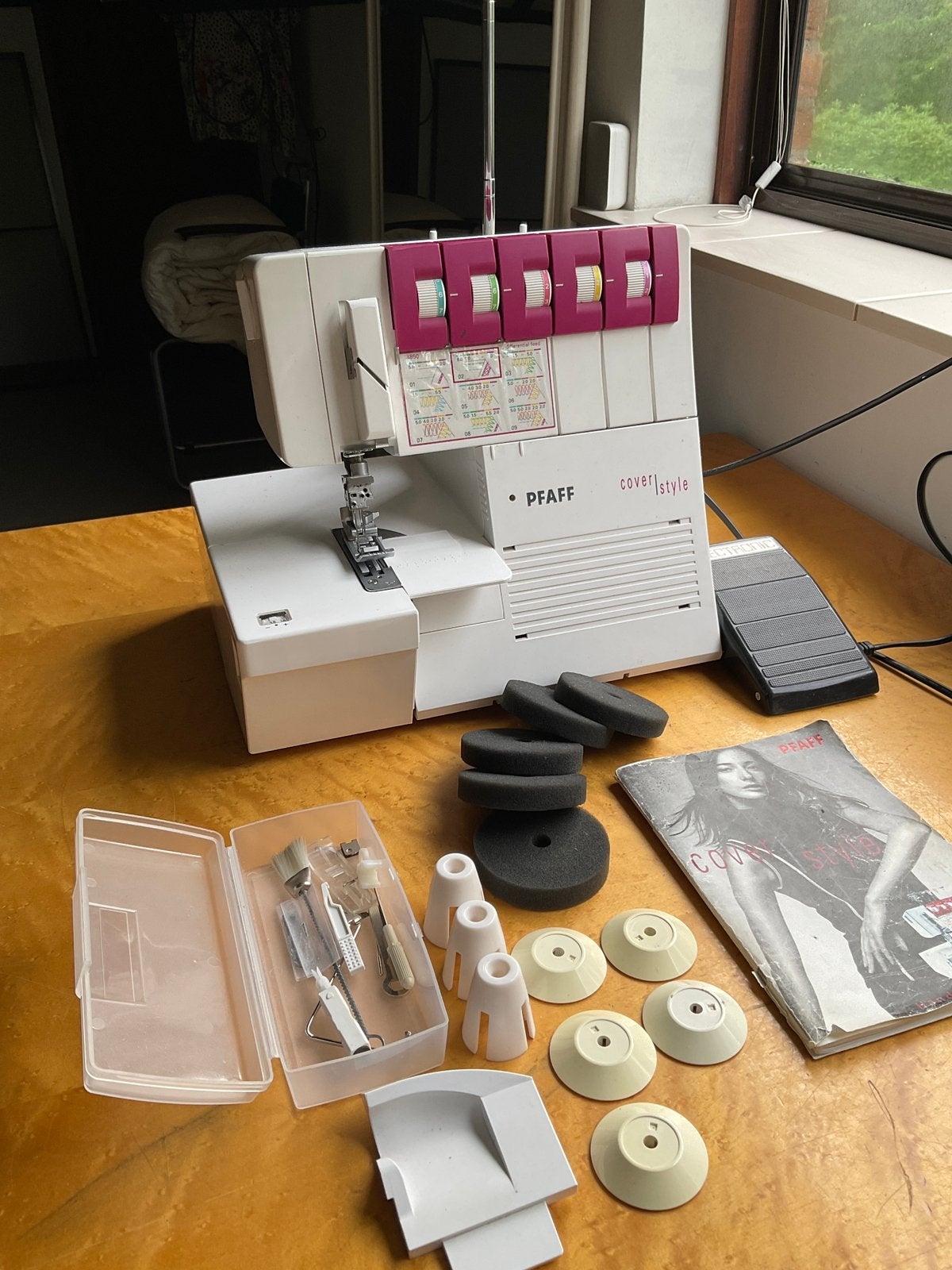 PFAFF COVERSTYLE 5-draads coverlock- en overlockmachine, Hobby en Vrije tijd, Ophalen, Zo goed als nieuw, Naaimachine, Pfaff