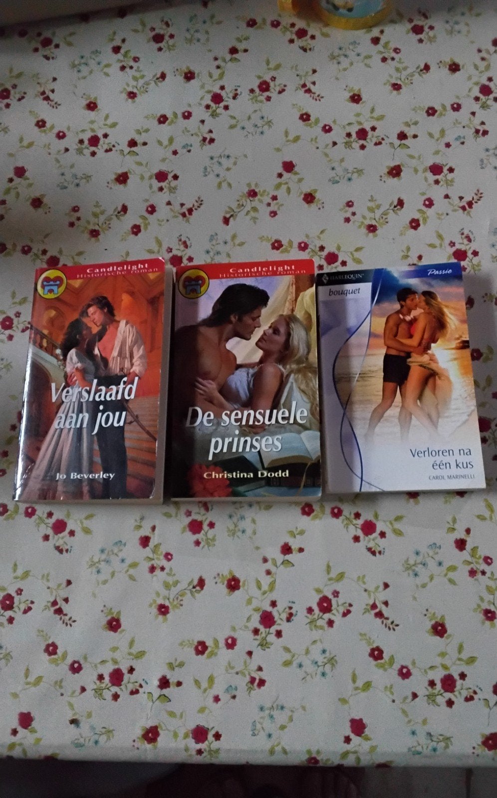 3 Romantische Romans: Candleligh & Harlequin Passie, Boeken, Romans, Gelezen, Nederland, Ophalen of Verzenden