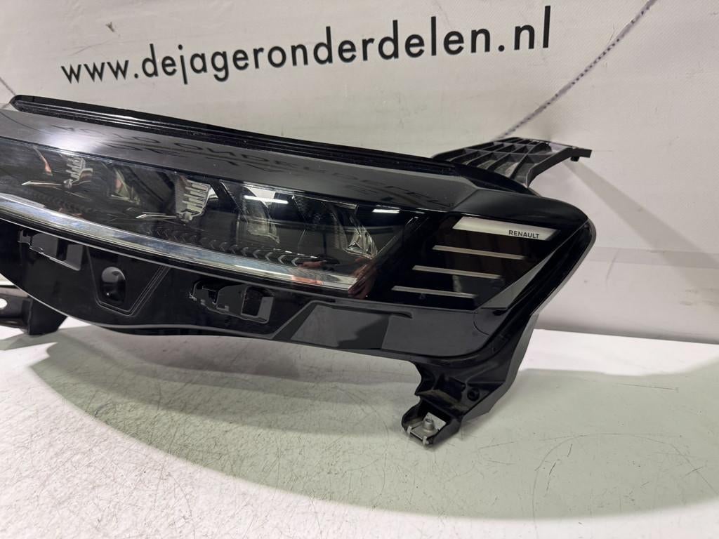 RENAULT MEGANE E-TECH LED KOPLAMP LINKS 260602229R 2022-, Renault Group, Gebruikt, Contact.group@renault.com, Renault