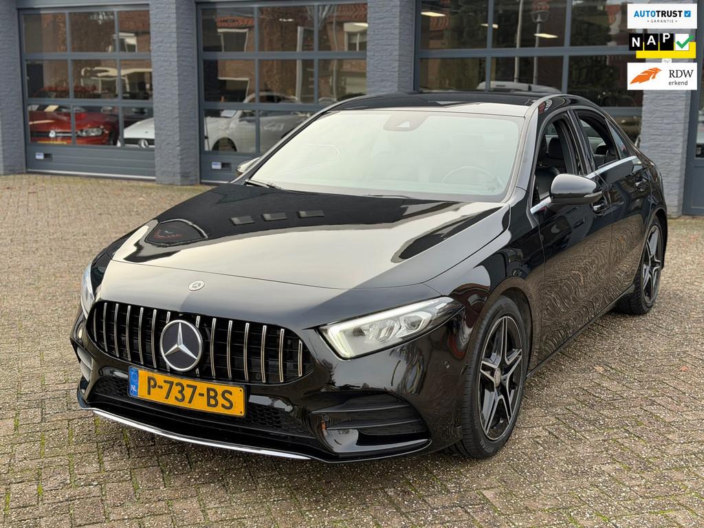Mercedes-Benz A-klasse 200 A35 AMG|Xenon|Leer|Stoelvw|Xenon|, Auto's, Gebruikt, Euro 6, 4 cilinders, 1290 kg