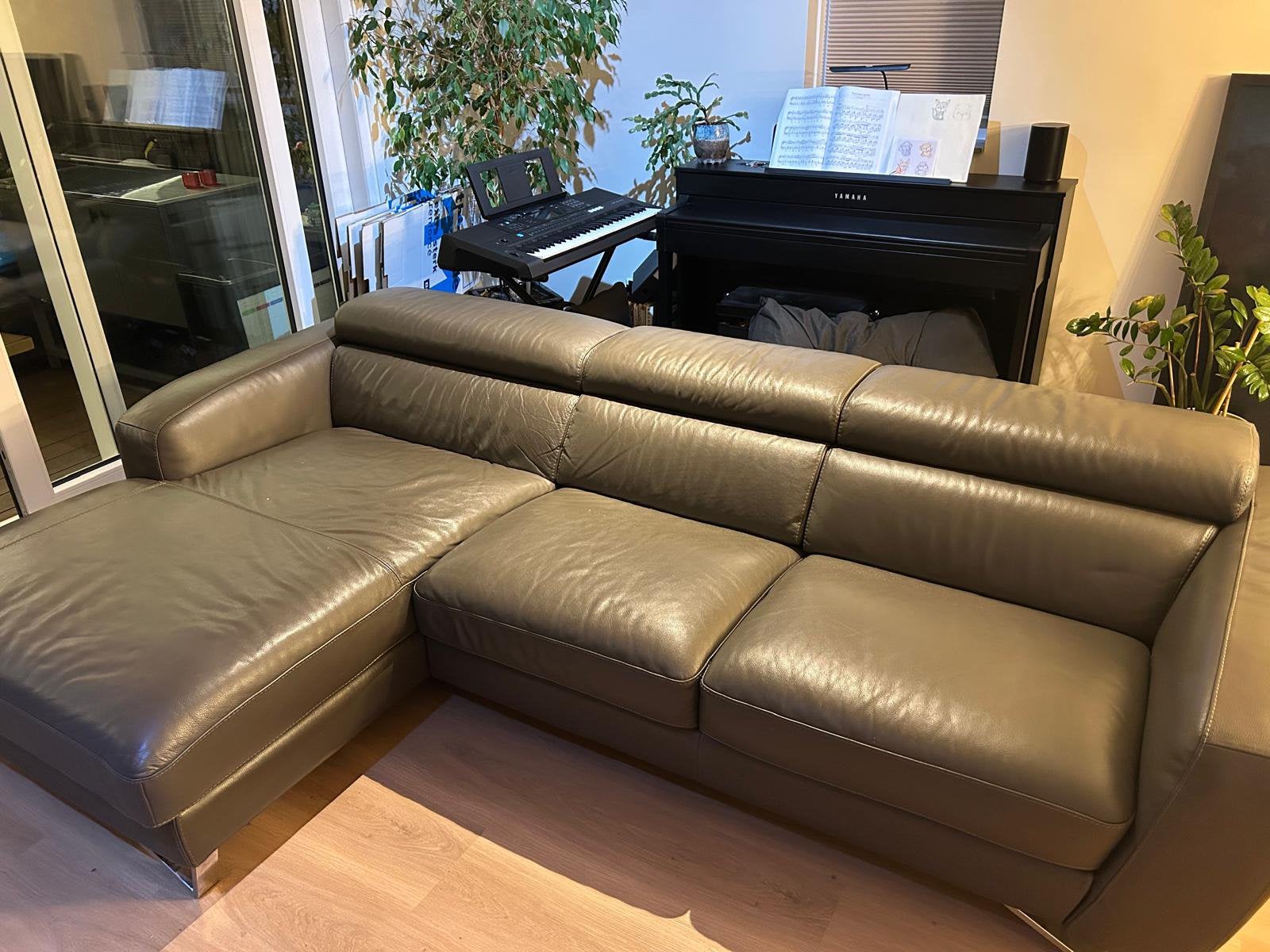 Goossens leren hoekbank, verstelbare rug- en hoofdsteunen, Ophalen, 250 tot 300 cm, Gebruikt, Hoekbank