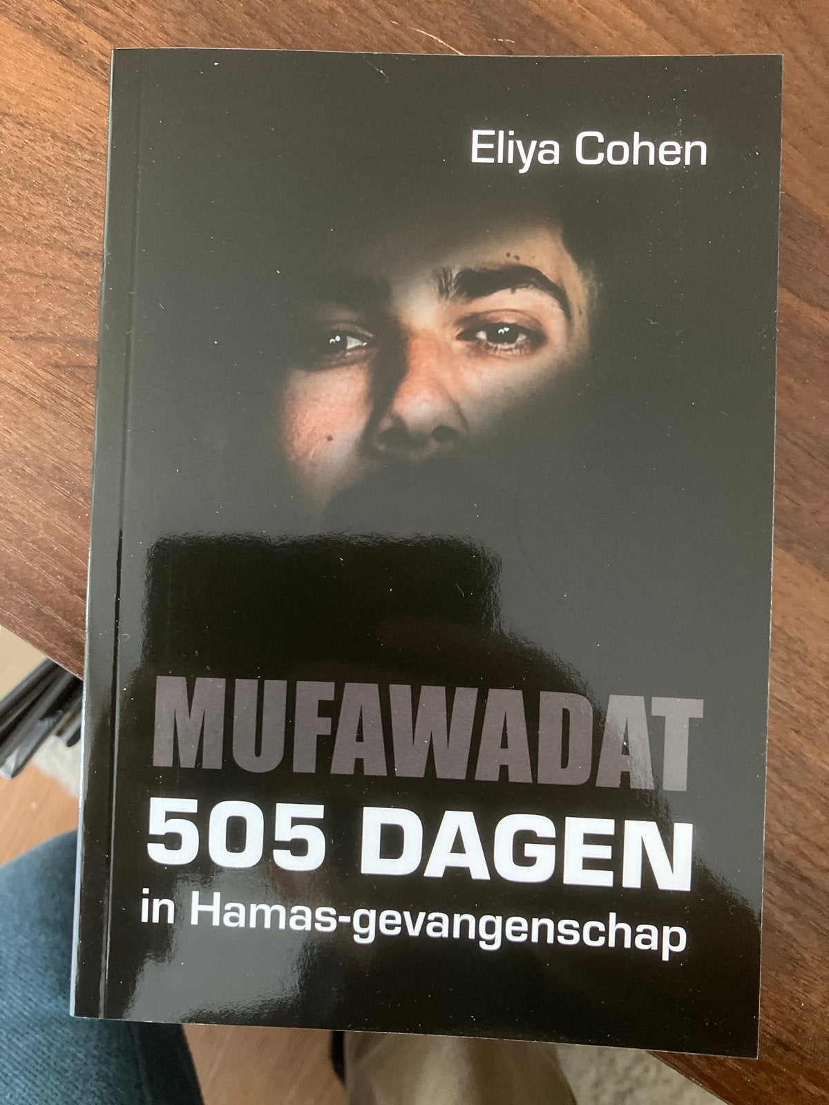 Mufawadat: 505 Dagen in Hamas-gevangenschap - Eliya Cohen, Ophalen of Verzenden, Nieuw, Politiek