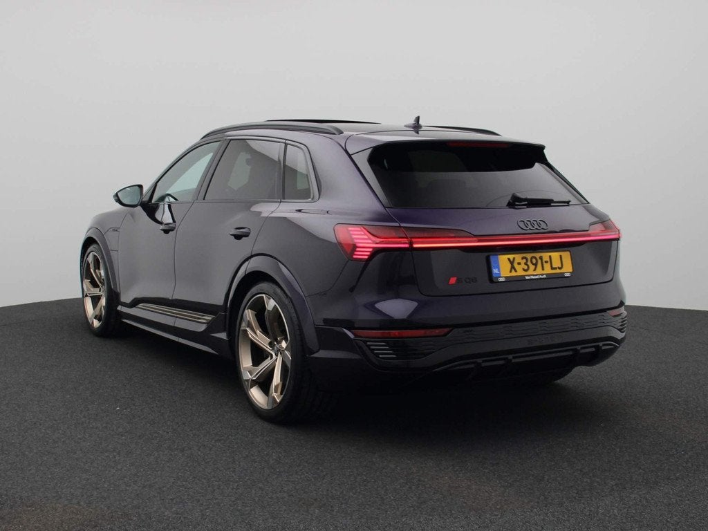 Audi Q8 e-tron S quattro SQ8 115 kWh Navigatie | Camera | Le, Auto's, Audi, Automaat, 12 maanden, 2625 kg, Zwart