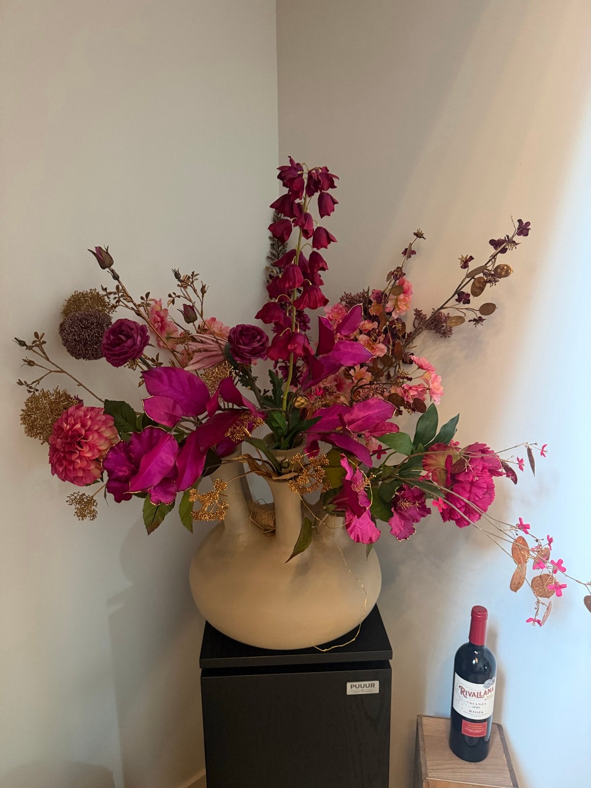 Tuitvaas met 7 tuiten, evt. met exclusieve zijde bloemen, Huis en Inrichting, Ophalen, Beige, Inclusief decoratie, Zo goed als nieuw
