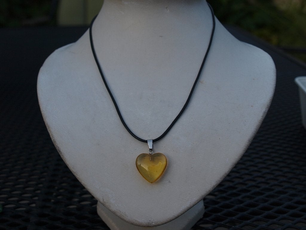 zwarte ketting met 20x20mm geel kristallen hartje, Ophalen of Verzenden, Nieuw, Overige materialen