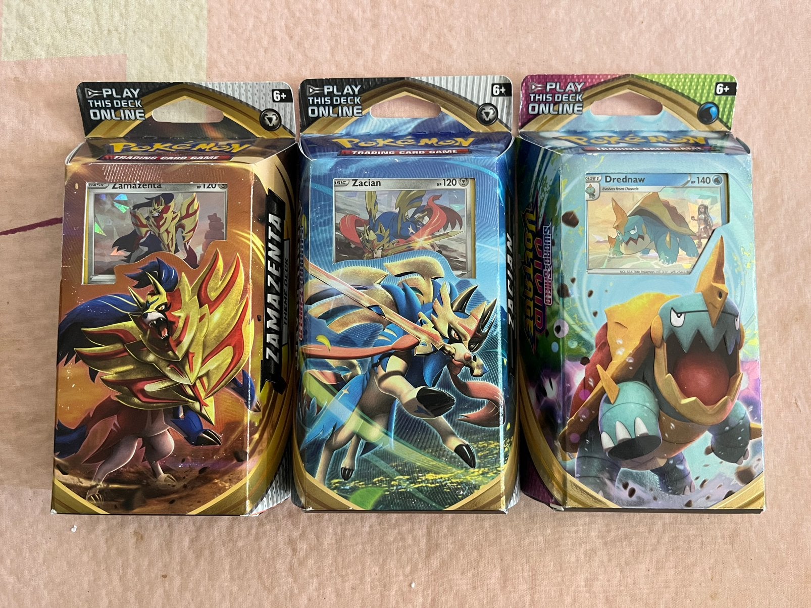 Zamazenta Zacian Drednaw theme deck, Ophalen of Verzenden, Zo goed als nieuw, Speeldeck