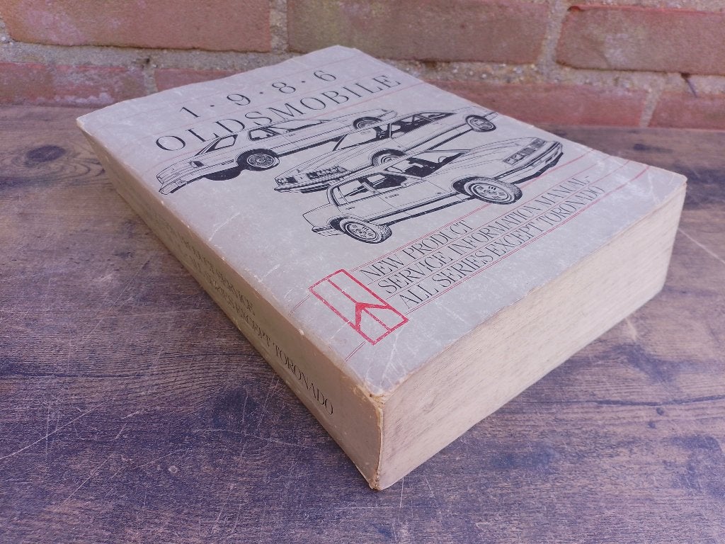 Dik Dealer Werkplaatsboek Oldsmobile 1986 Service Manuel, Ophalen of Verzenden, Gelezen, Overige merken