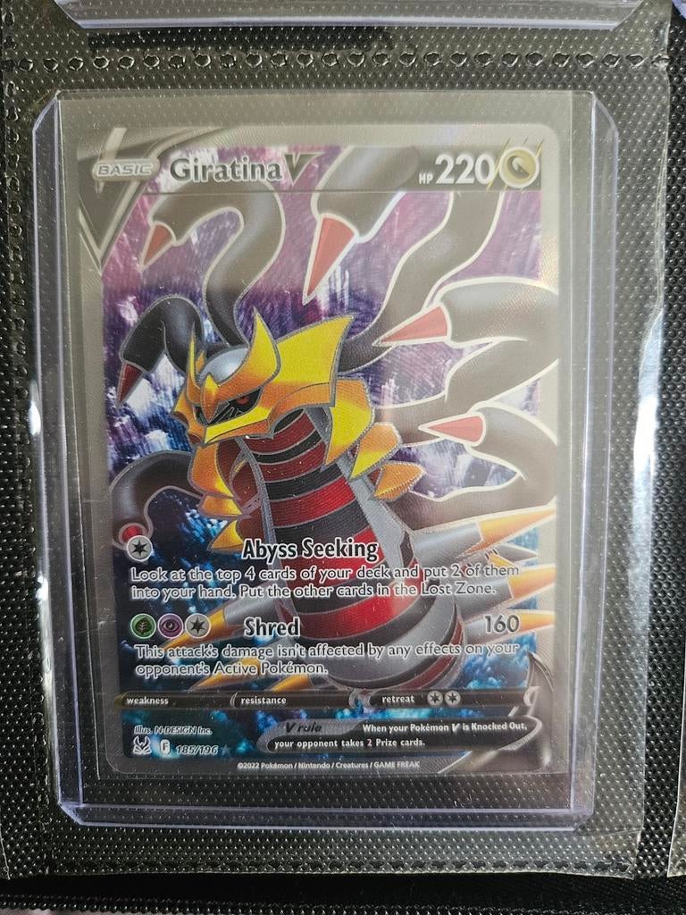 Pokemon Giratina V 185/196 Lost Origin, Ophalen of Verzenden, Zo goed als nieuw, Losse kaart, Foil