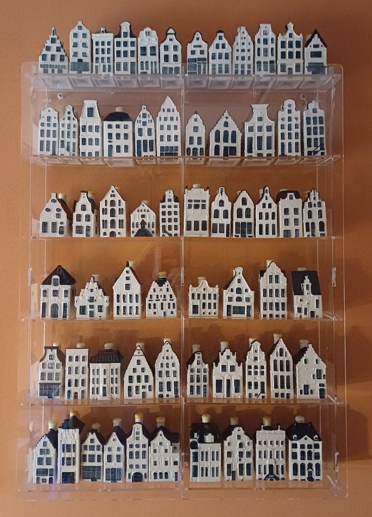 Transparante wandvitrine voor 50 KLM-huisjes, Ophalen, Zo goed als nieuw, 1 t/m 20