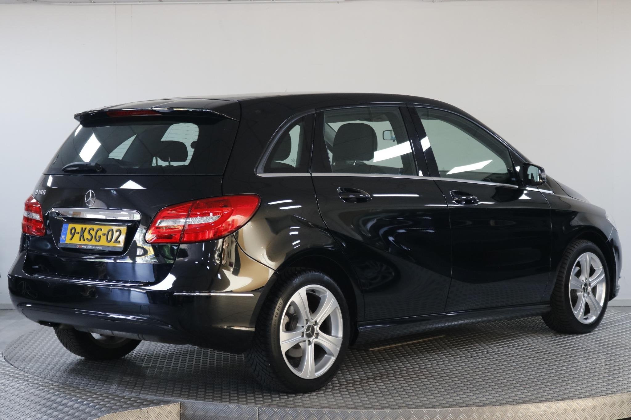 Mercedes-Benz B-klasse 180 Ambition Airco | Cruise | Xenon |, Gebruikt, 4 cilinders, 17 km/l, 66 €/maand