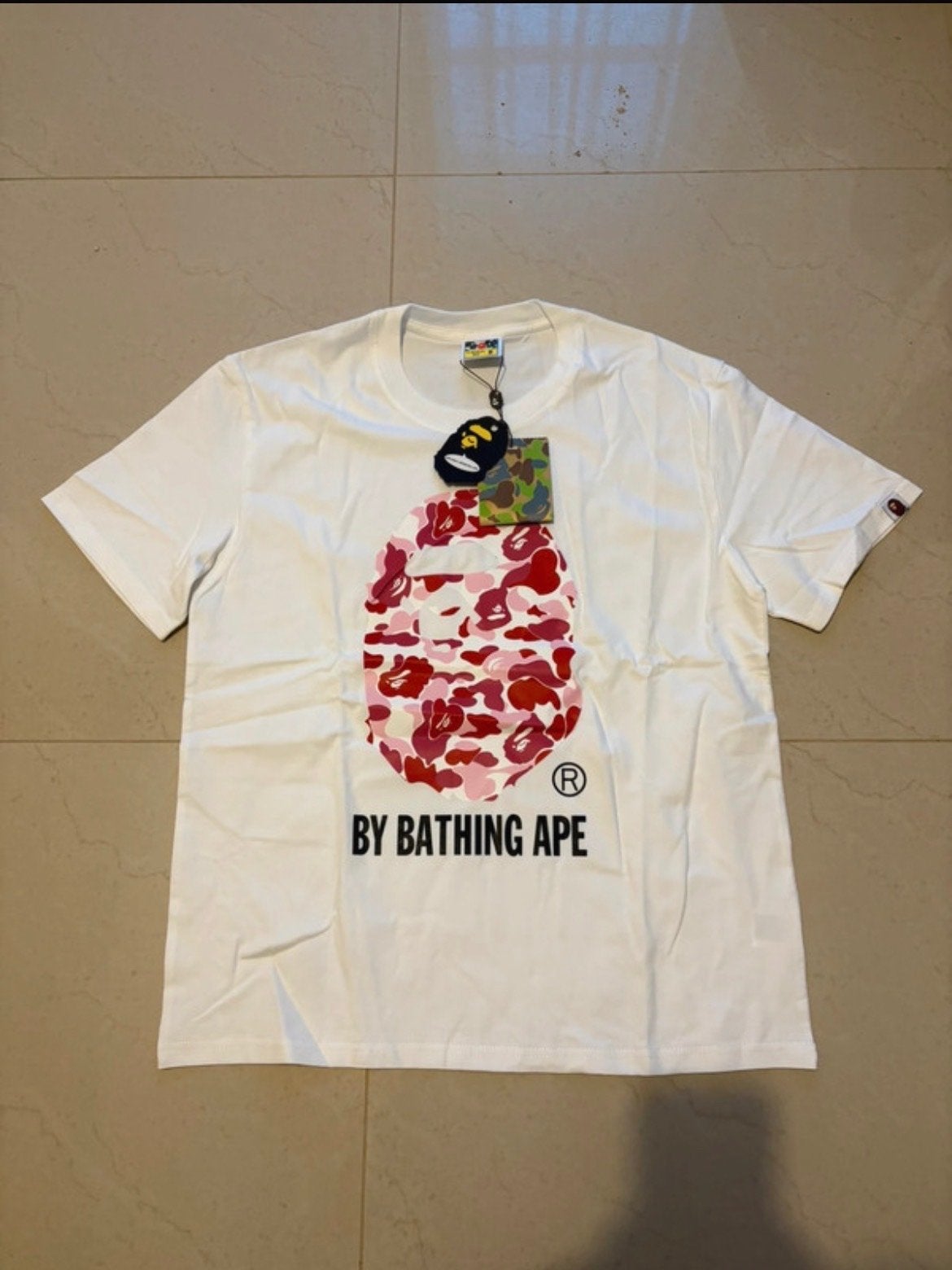 BAPE T-shirt met camouflage print - Maat M, Ophalen of Verzenden, Nieuw, Maat 48/50 (M), Wit