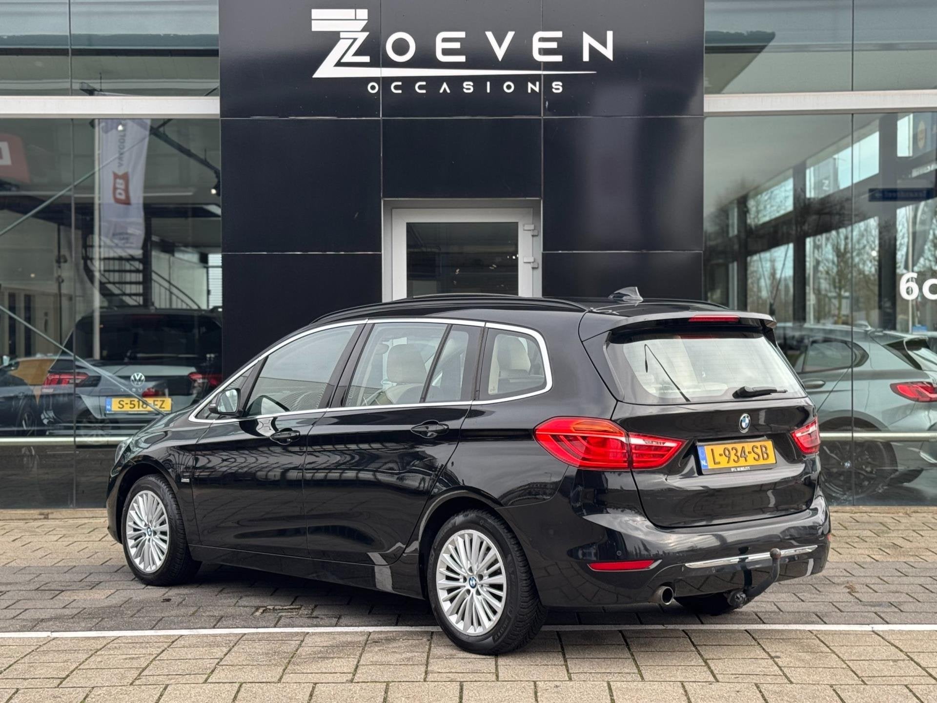 BMW 2-serie Gran Tourer BMW 218i Gran Tourer 7P | HIGH EXECU, Auto's, Voorwielaandrijving, Dealer onderhouden, 136 pk, Gebruikt