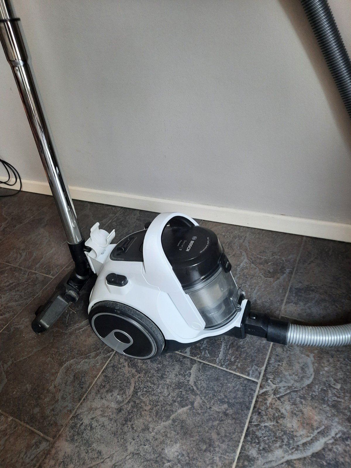 Bosch stofzuiger zonder zak., Ophalen, Zo goed als nieuw, Bosch