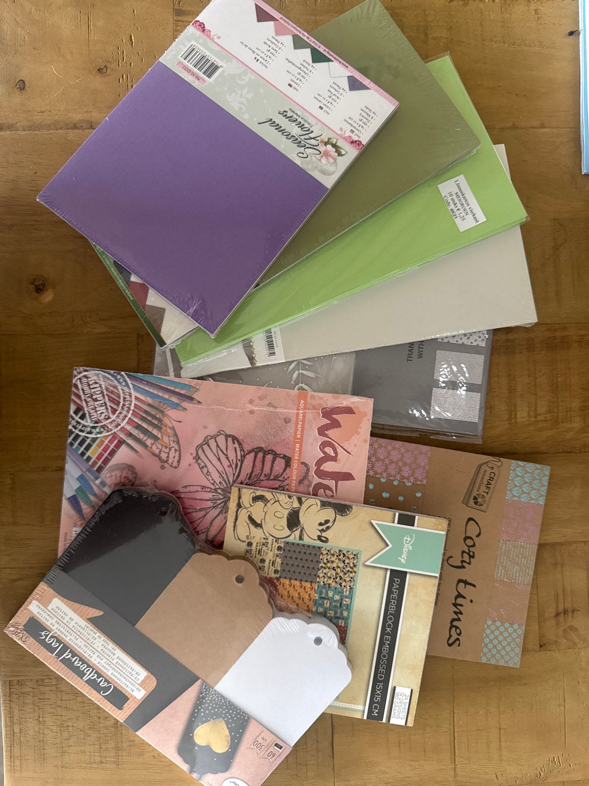 Diverse knutselmaterialen: papier, tags en meer, Overige thema's, Nieuw, Meerkleurig, Ophalen of Verzenden