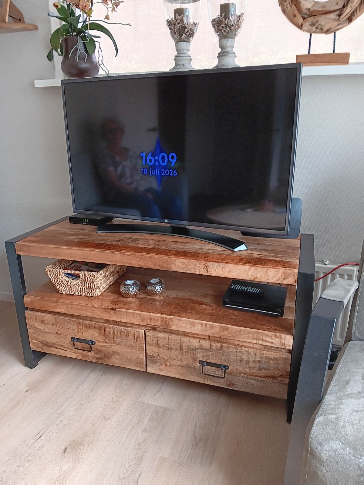 Tv LG televisie door snee 1.10, Gebruikt, 50 Hz, Ophalen of Verzenden, 100 cm of meer