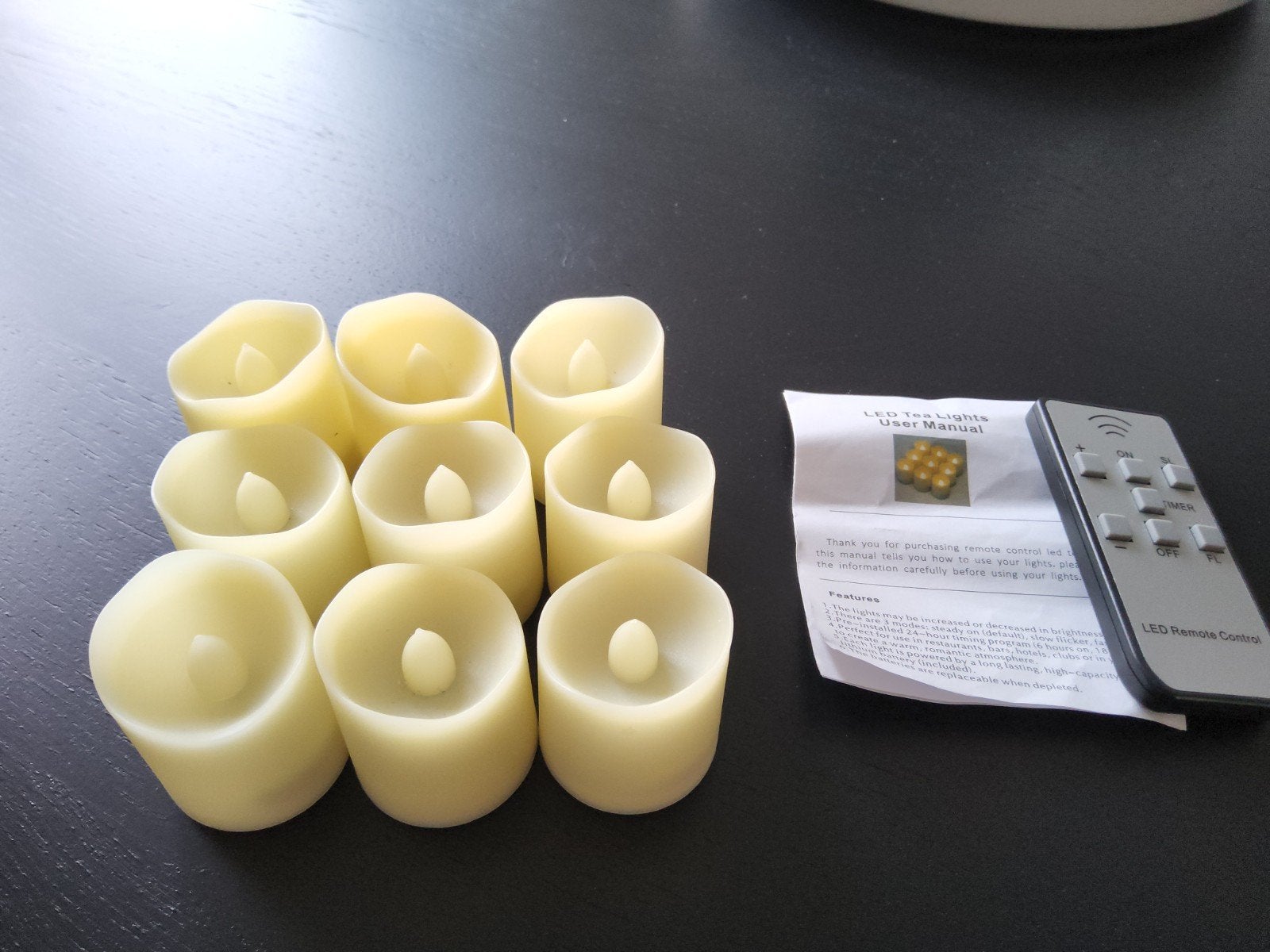 9 waxinelichtjes op batterij met diverse (kerst)houders, Ophalen of Verzenden, Gebruikt