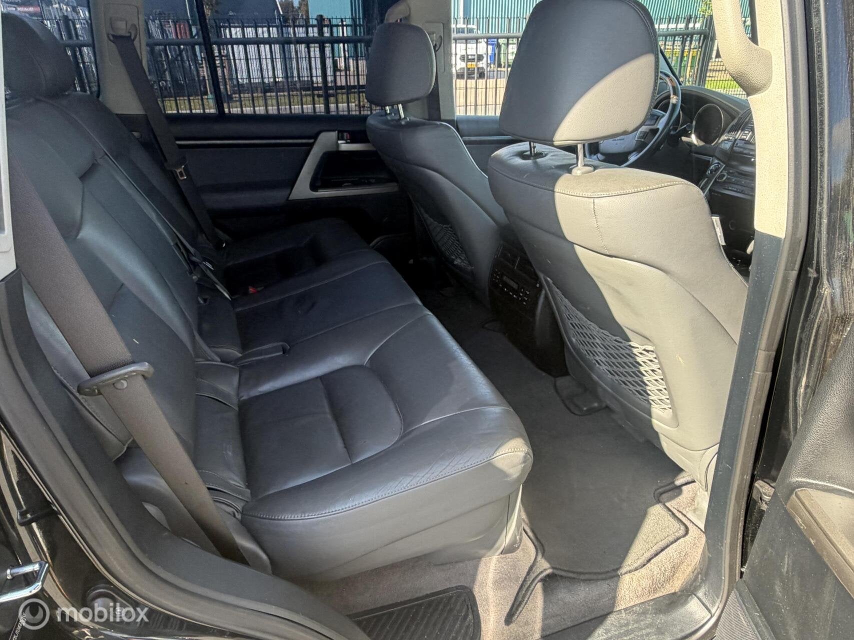 Foto 16 van Toyota LandCruiser V8 4.5 D-4D Executive 7p.