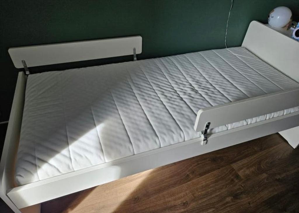 Eenpersoonsbed 90x200 met lades, lattenbodem en matras, Ophalen, Gebruikt, 90 cm, Eenpersoons