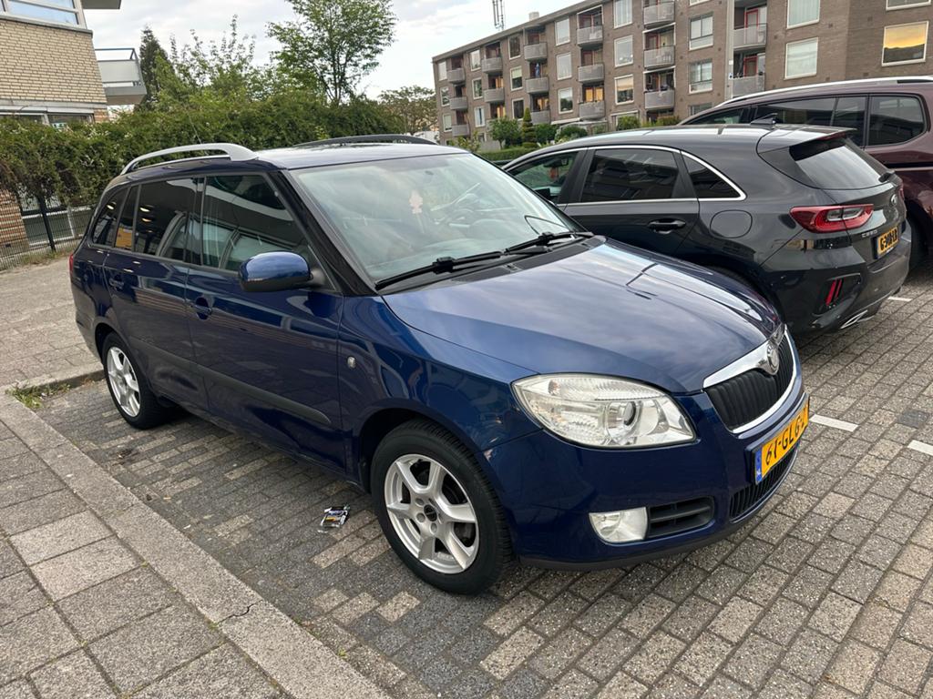 Skoda Fabia 1.6 16V 77KW Combi 2008 Blauw, Auto's, Skoda, Voorwielaandrijving, 450 kg, 4 cilinders, Blauw