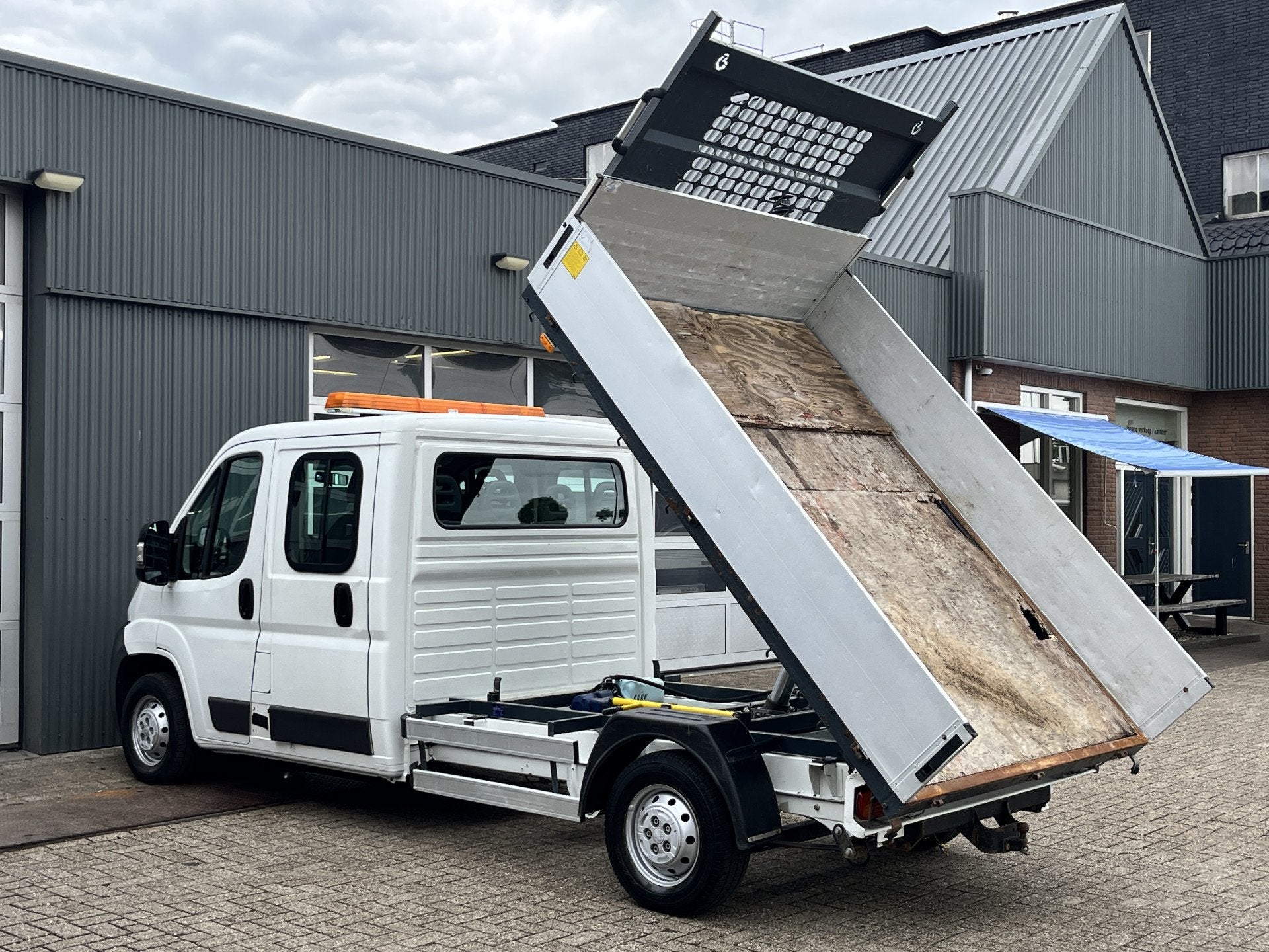 Peugeot Boxer 335 2.2 HDI L3 DC LET OP 5e VERSNELLING WERKT, Auto's, Bestelauto's, Voorwielaandrijving, Euro 5, Stof, Gebruikt