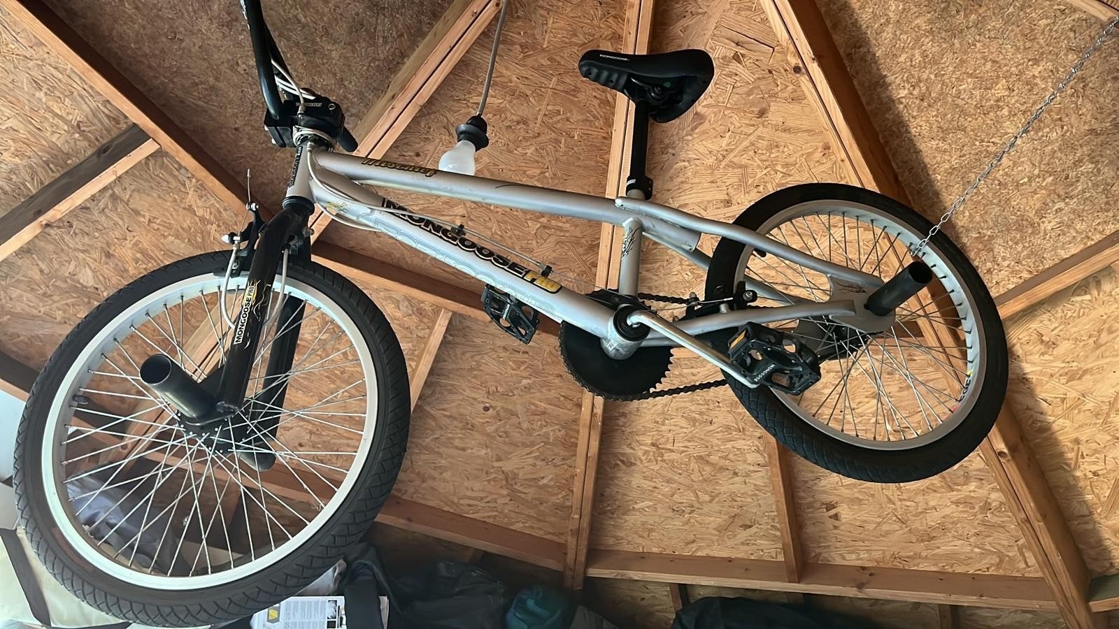 Mongoose BMX-fiets - Zilverkleurig, Goede Staat, Fietsen en Brommers, Fietsen | Crossfietsen en BMX, Ophalen
