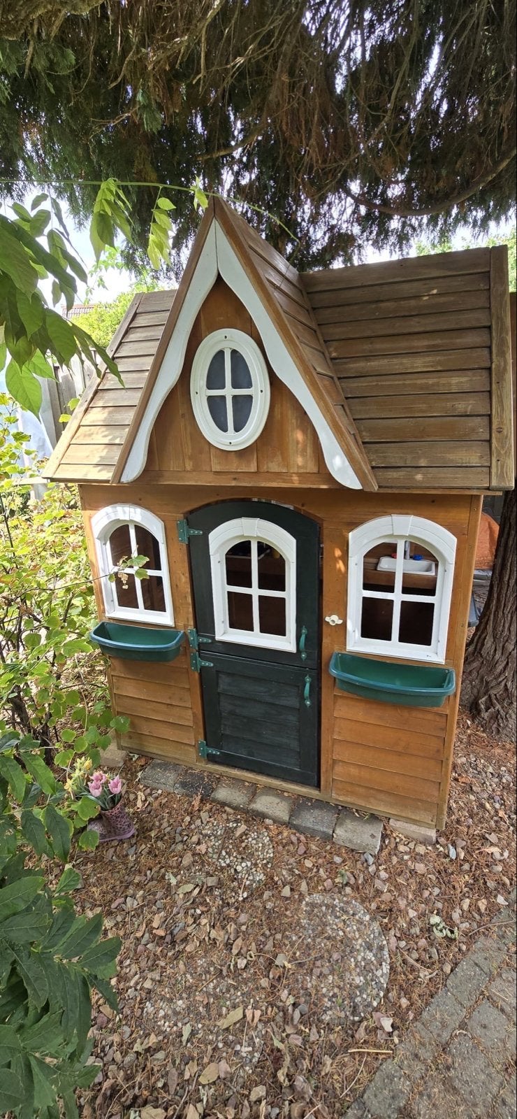 Houten speelhuisje met keuken en luikjes, Ophalen, Gebruikt, Hout