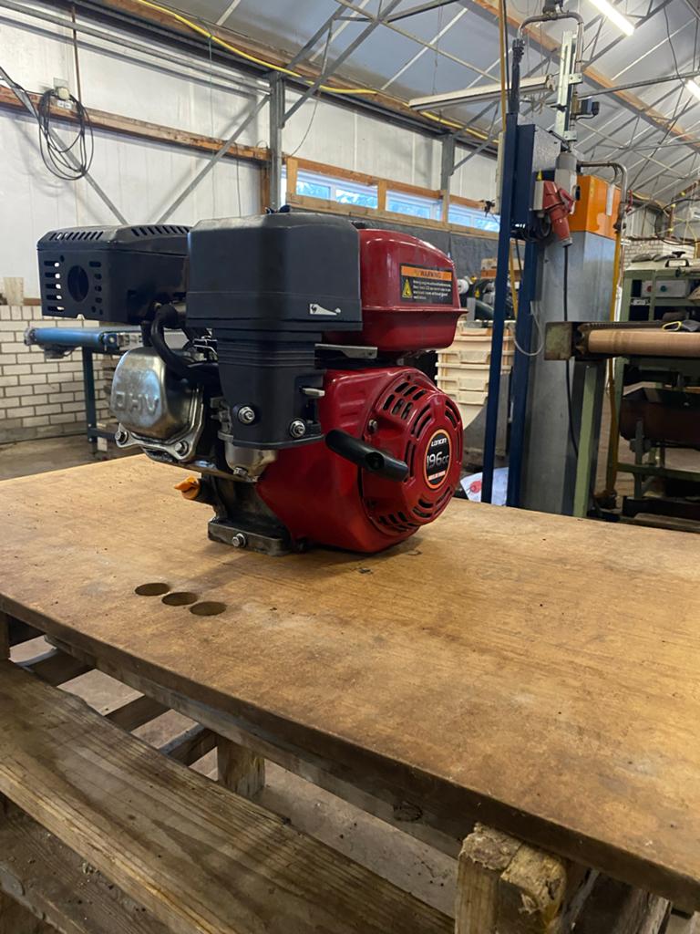 Loncin G200F Benzine Motor - Krachtig en Betrouwbaar, Doe-het-zelf en Verbouw, Motoren, Ophalen, Zo goed als nieuw, Benzinemotor