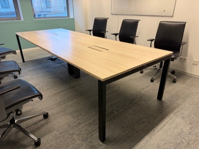 Steelcase vergadertafel 240x120 cm met 2 stopcontacten,2st, Gebruikt, 100 tot 150 cm, 200 cm of meer, Ophalen of Verzenden