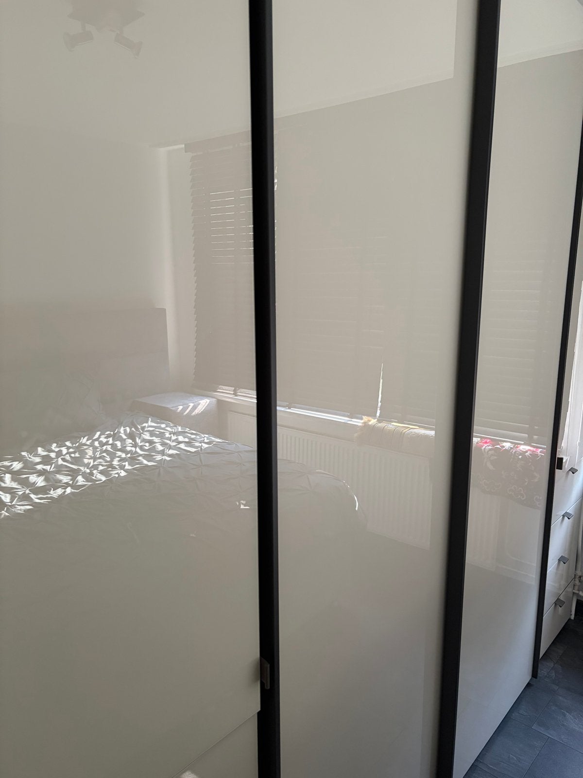 Moderne kledingkast met schuifdeuren en lades, Huis en Inrichting, Kasten | Kledingkasten, Ophalen, Kunststof, 100 tot 150 cm