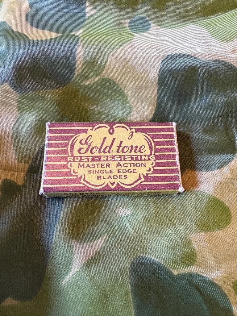 Tweede wereldoorlog US Goldtone razorblades, Verzamelen, Militaria | Tweede Wereldoorlog, Ophalen of Verzenden, Landmacht, Amerika